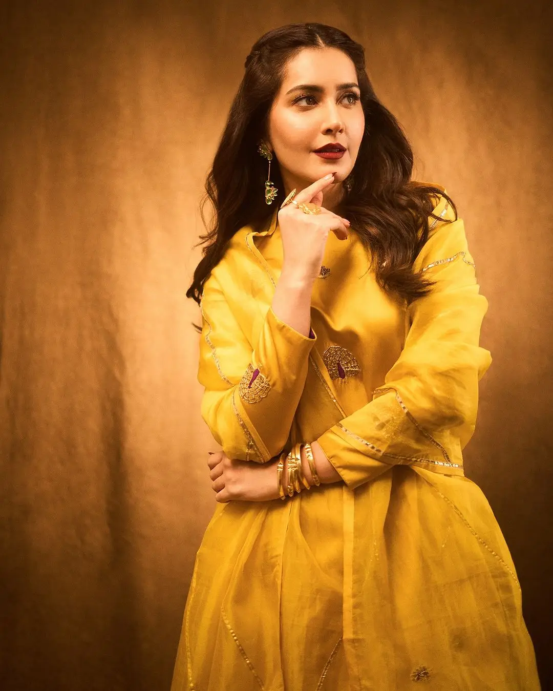 Raashi Khanna in Yellow Gown